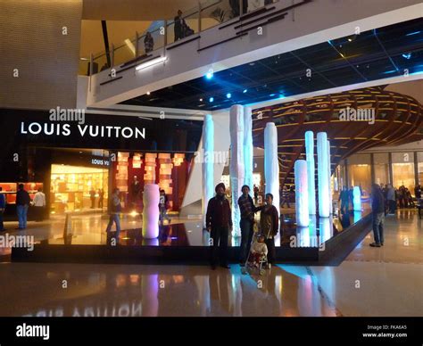 louis vuitton las vegas crystals|louis vuitton shops at crystals.